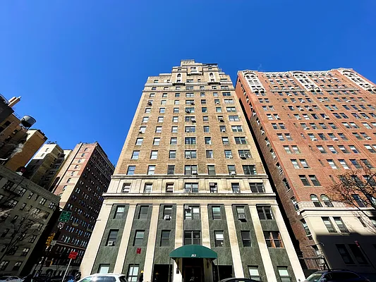 Professional office space designed for therapists and medical use